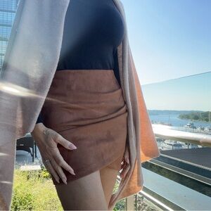 New 🏷️ Fall Fashion Nova faux suede asymmetrical skirt mini high rise small